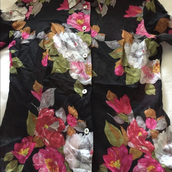 Dolce + Gabanna button down floral blouse - Picture 3 of 12